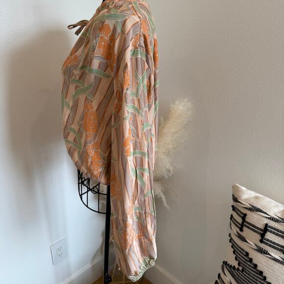 Natalie Martin Amelia Floral Silk Boho Long Sleeve Cropped Top Med- Boho/Cottage - Picture 9 of 13